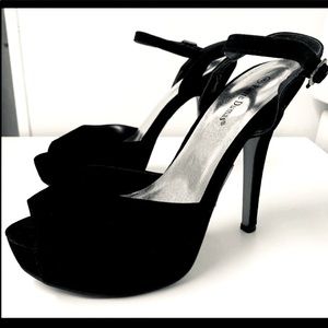 Pierre Dumas Black Suede Platform Heels - 8 👠